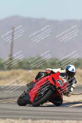 media/Oct-13-2025-Moto Forza (Mon) [[a66d839500]]/2-A Group/Session 3 (Turn 16)/